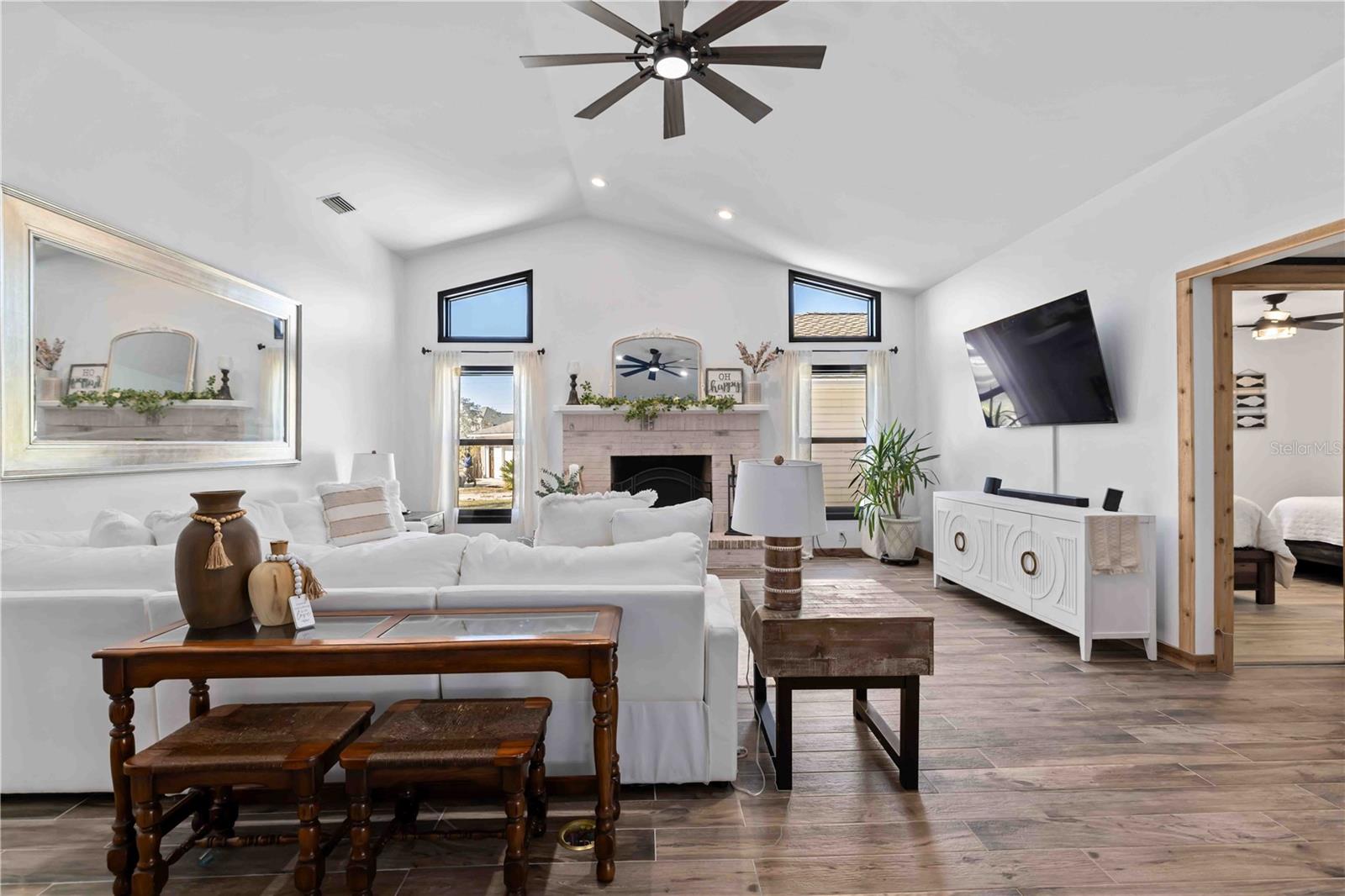 MAGNOLIA HILL - Residential