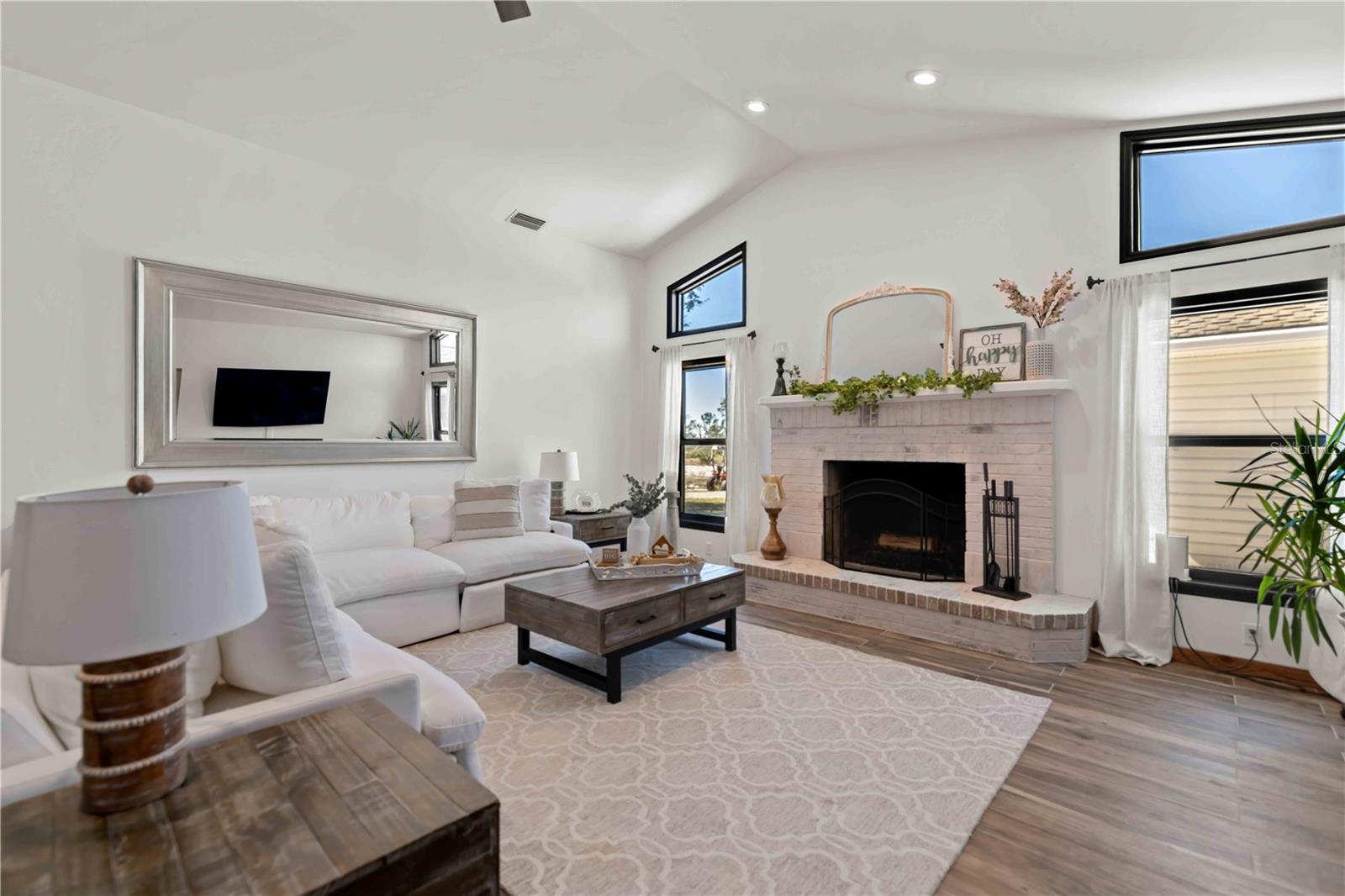 MAGNOLIA HILL - Residential