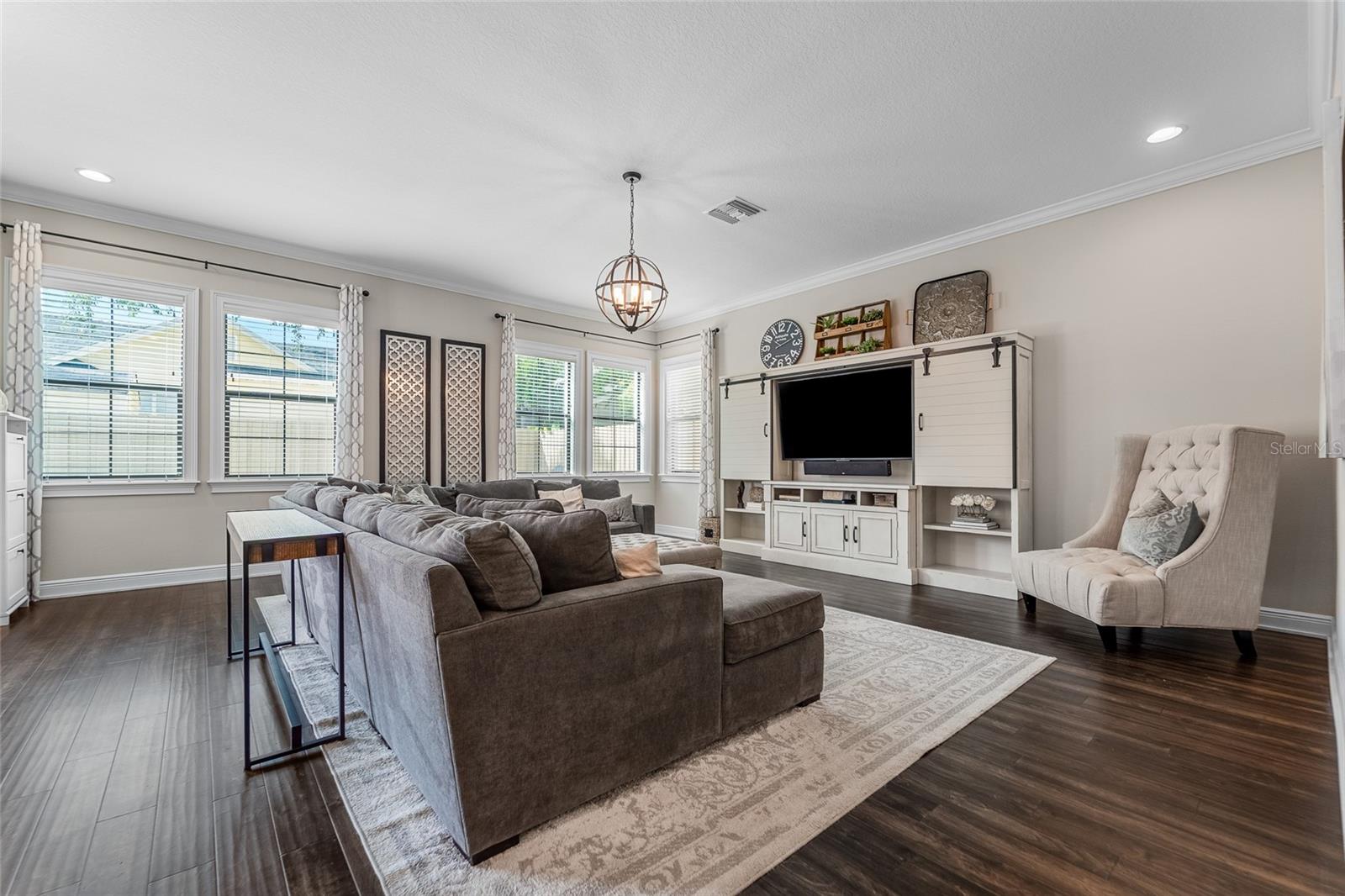 3108 W PALMIRA AVENUE