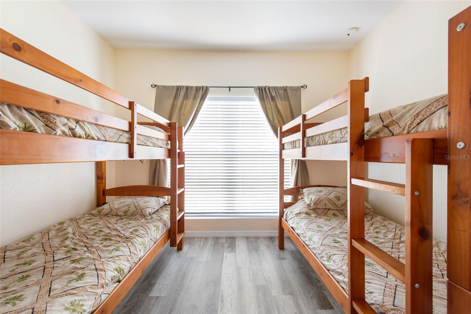 TOWNHOMES AT CAPE HAZE PH2 BLDG6 - Residential