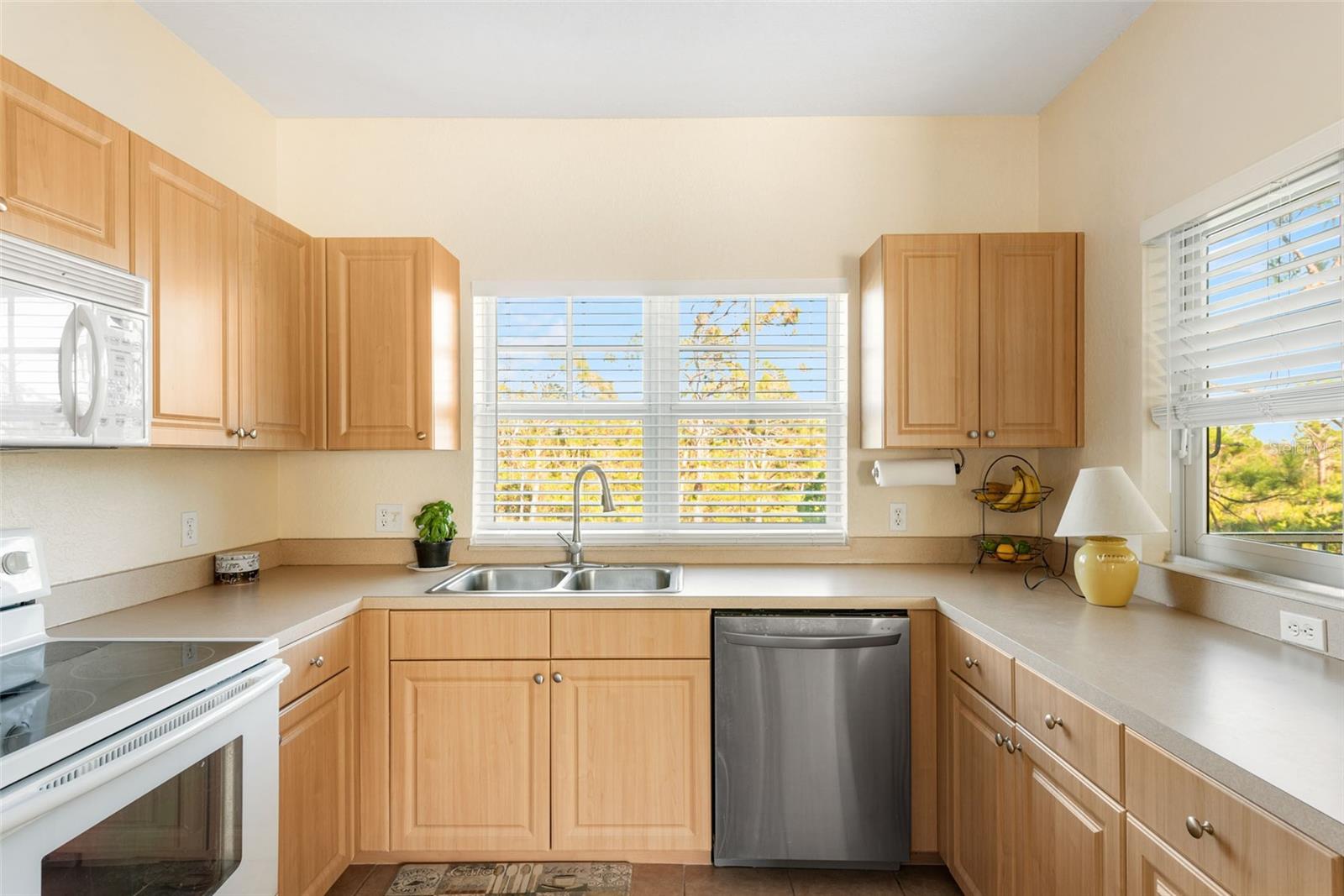 TOWNHOMES AT CAPE HAZE PH2 BLDG6 - Residential