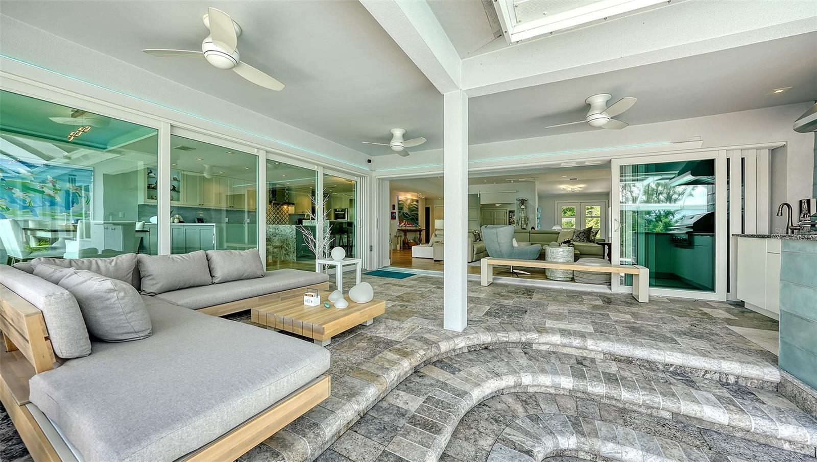 BAY ISLES - Residential