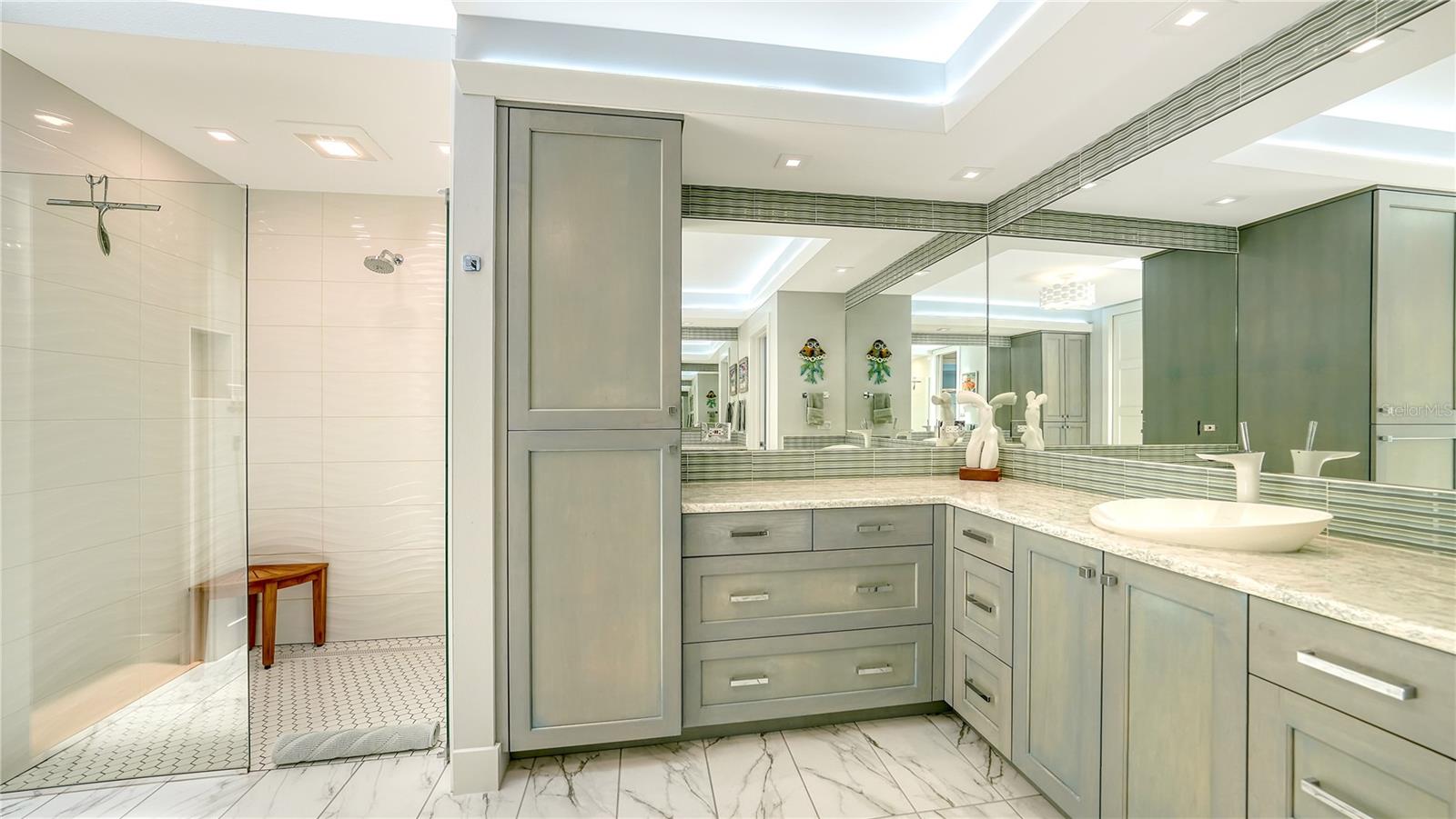 BAY ISLES - Residential