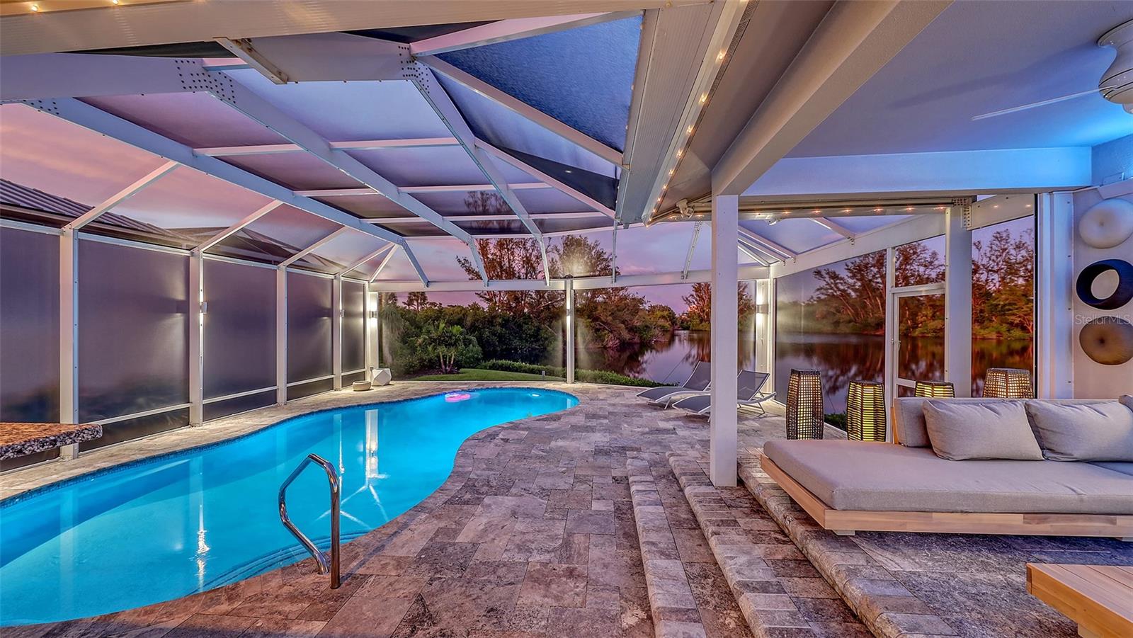 BAY ISLES - Residential