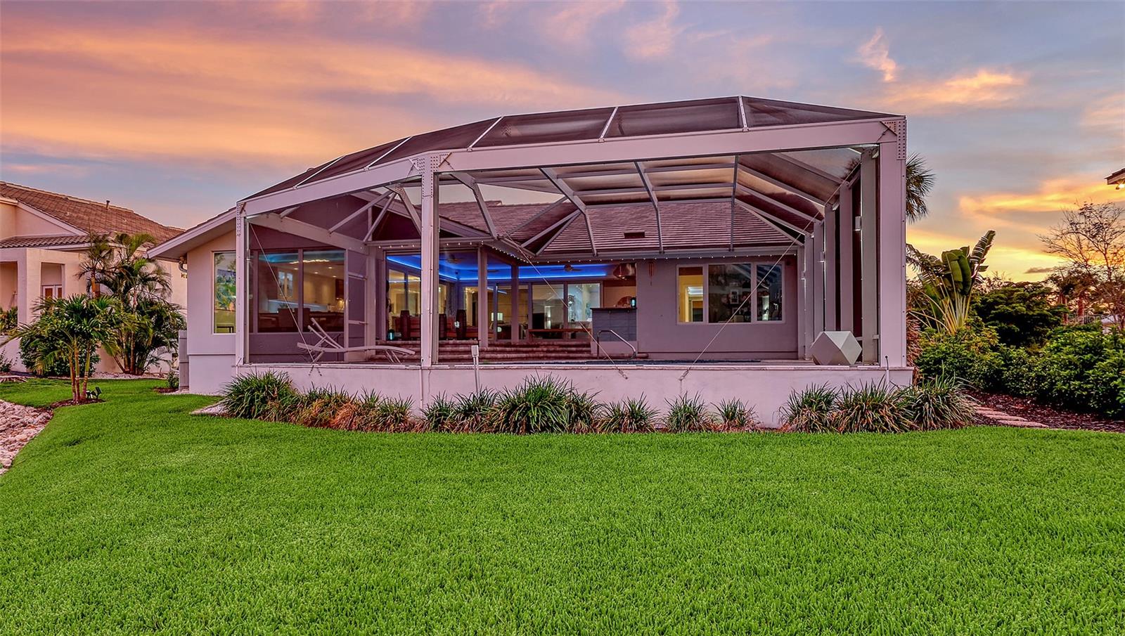 BAY ISLES - Residential