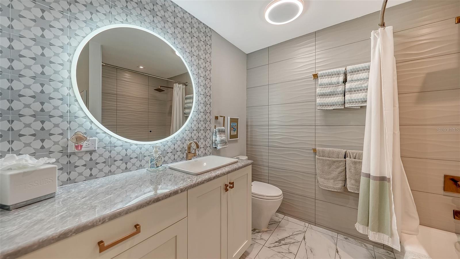 BAY ISLES - Residential