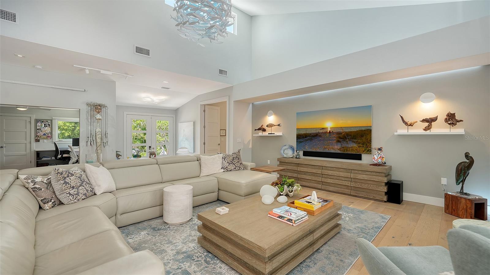 BAY ISLES - Residential