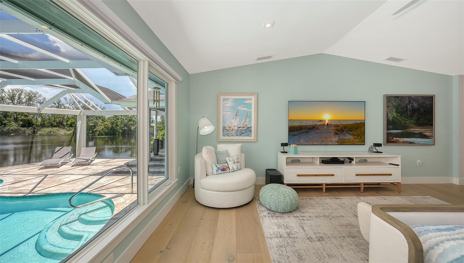 BAY ISLES - Residential