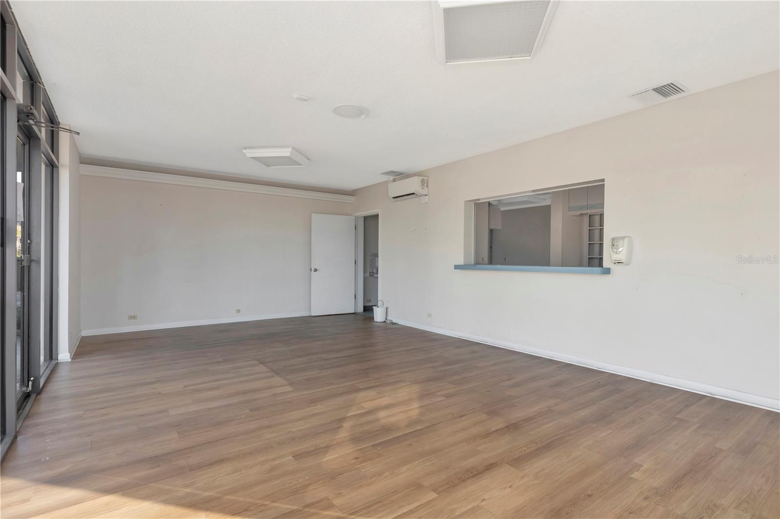 MILTON PARK - Commercial Sale