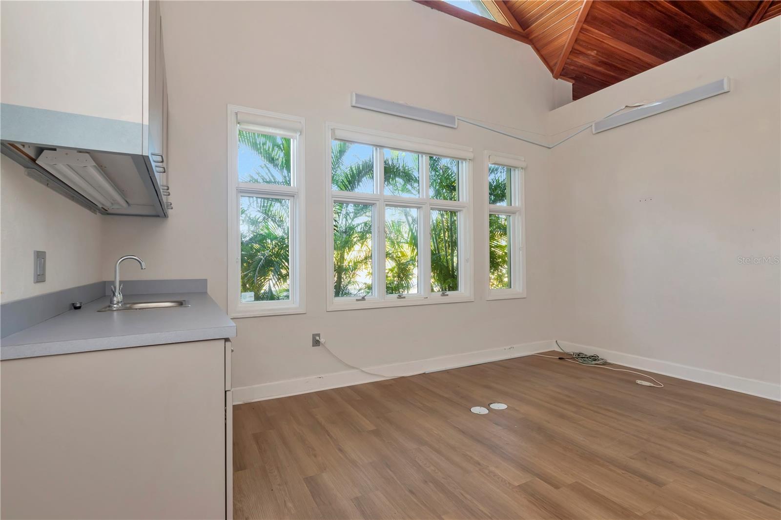 MILTON PARK - Commercial Sale