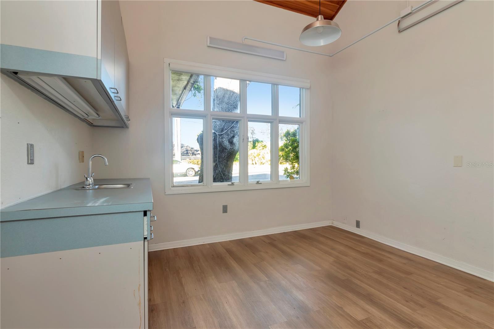 MILTON PARK - Commercial Sale