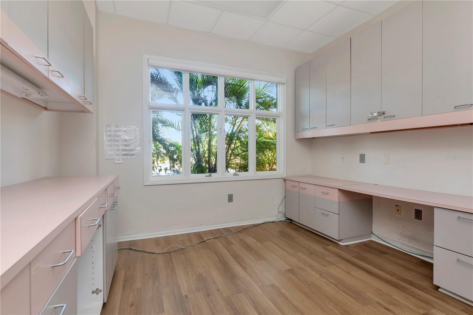 MILTON PARK - Commercial Sale