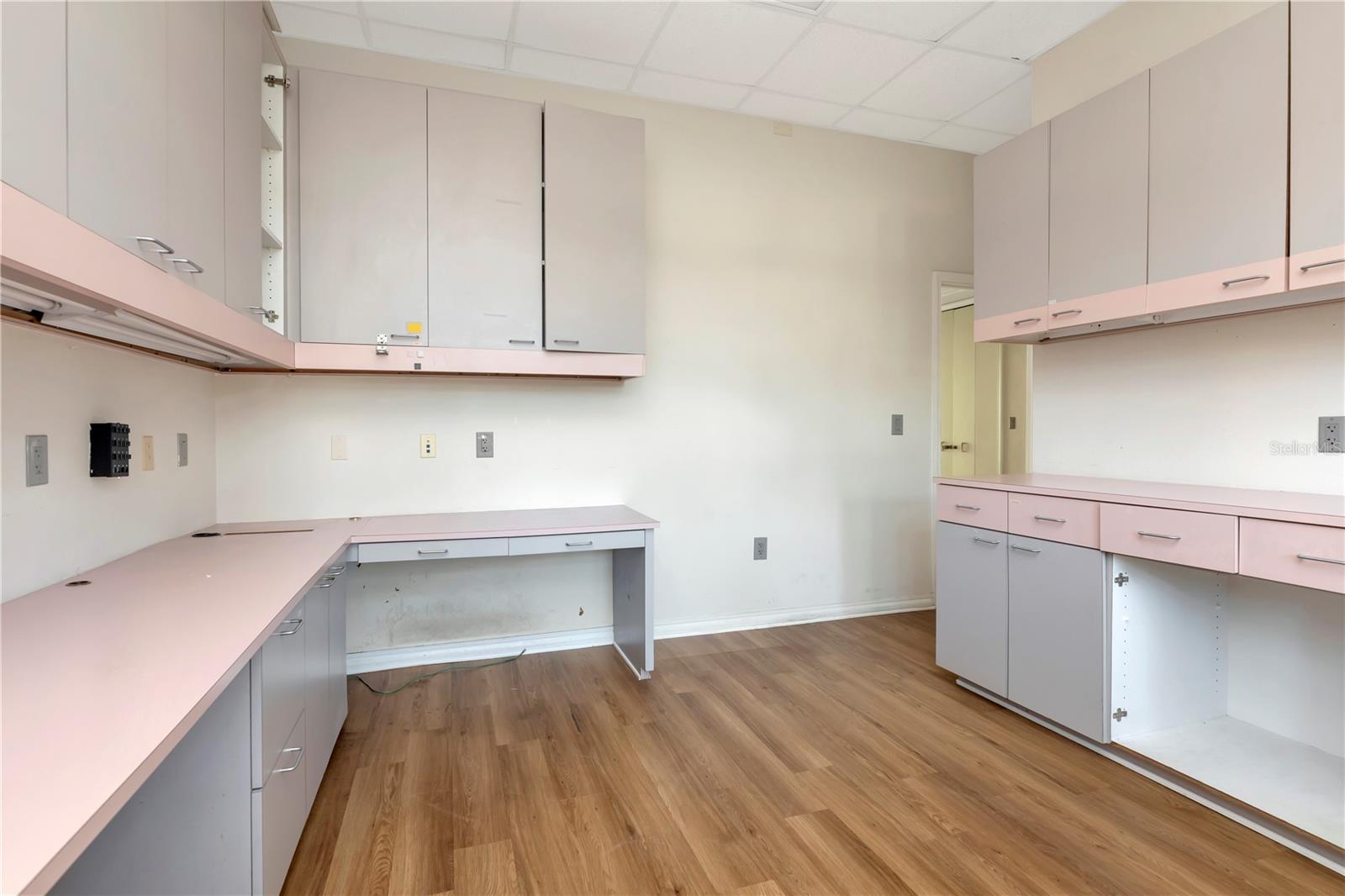 MILTON PARK - Commercial Sale