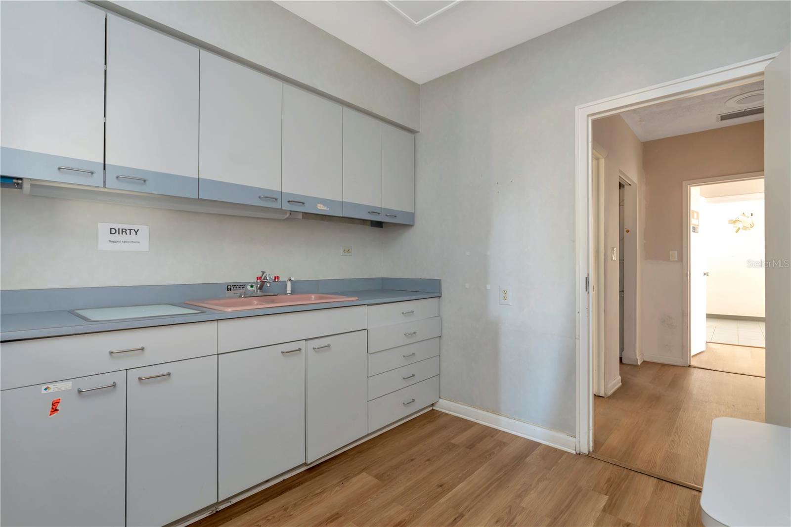 MILTON PARK - Commercial Sale