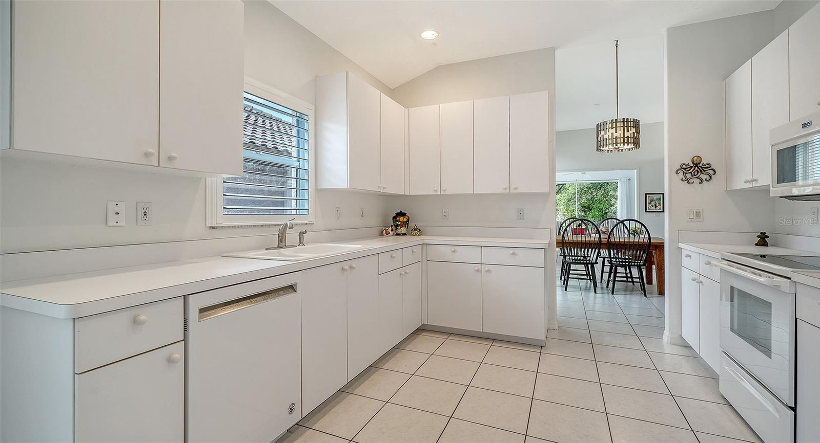 MIRA LAGO AT PALMER RANCH PH 2 - Residential