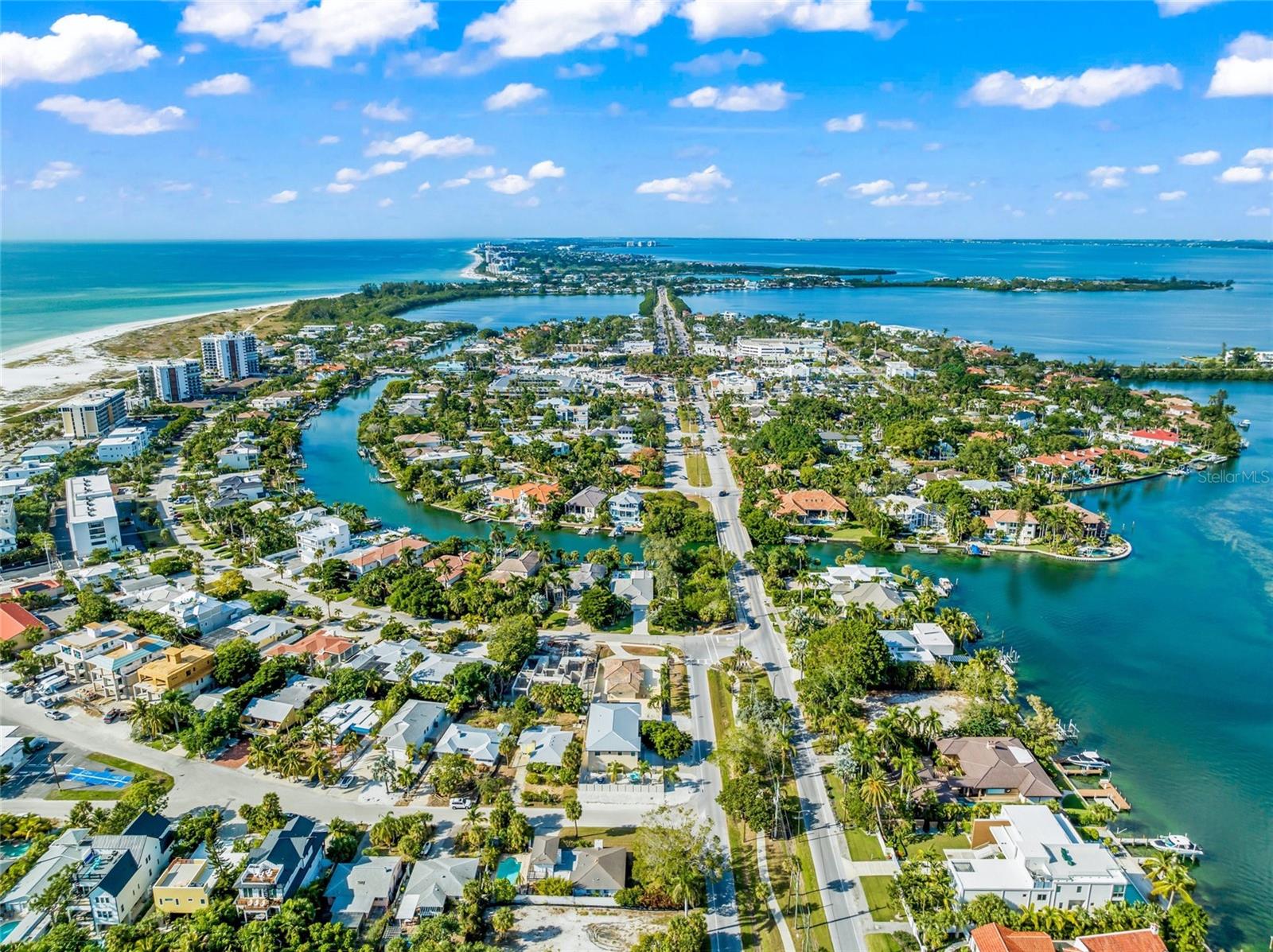 L ELEGANCE ON LIDO BEACH - Residential