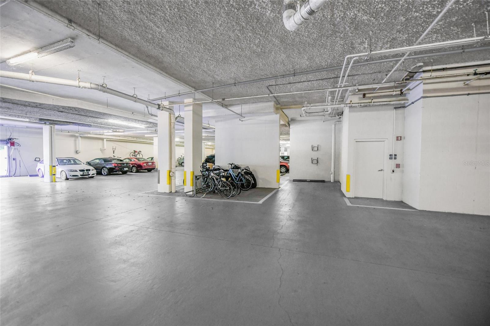 L ELEGANCE ON LIDO BEACH - Residential