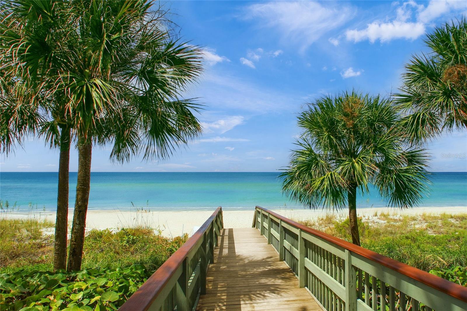 L ELEGANCE ON LIDO BEACH - Residential