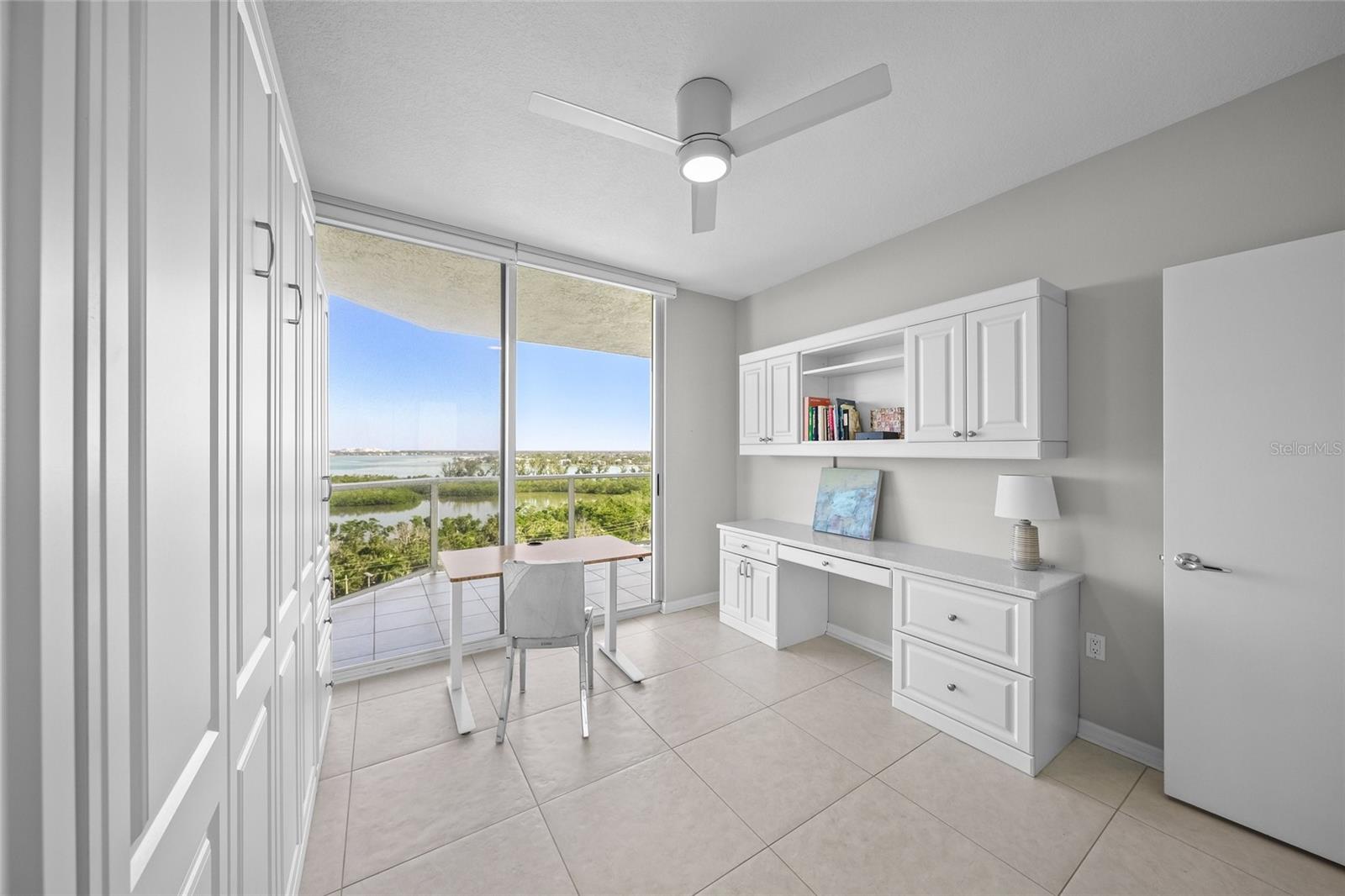 L ELEGANCE ON LIDO BEACH - Residential