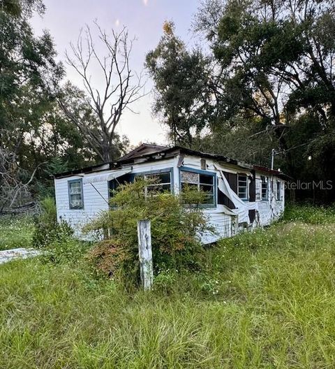 A home in WHITE SPRINGS