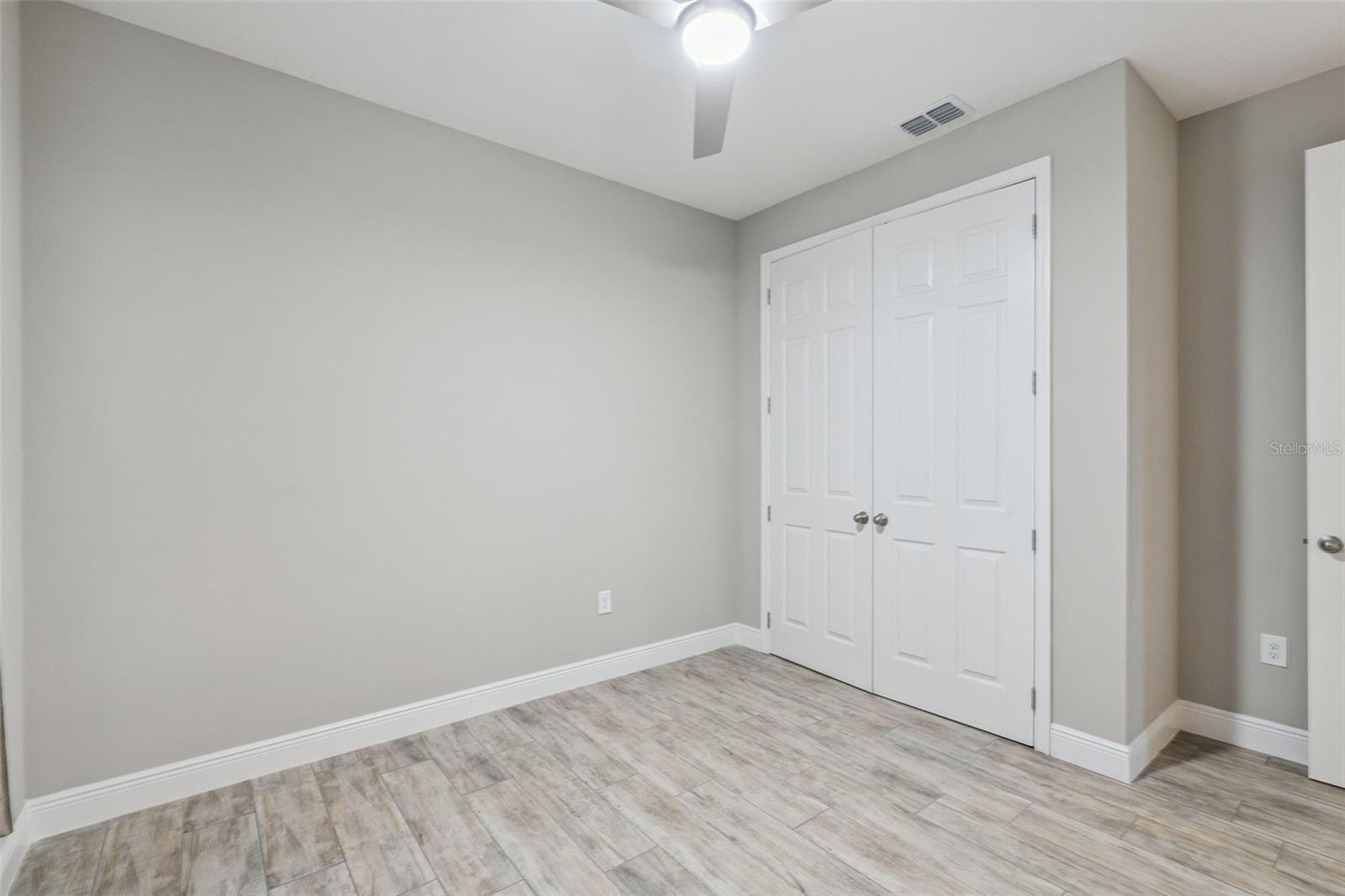 LEESBURG MAJESTIC OAKS SHORES - Residential