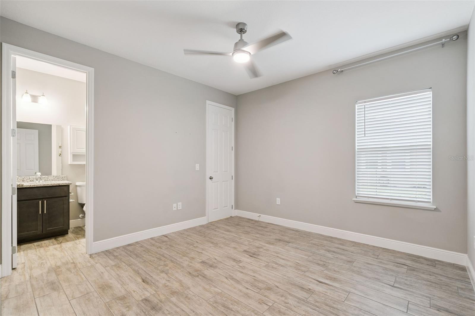 LEESBURG MAJESTIC OAKS SHORES - Residential