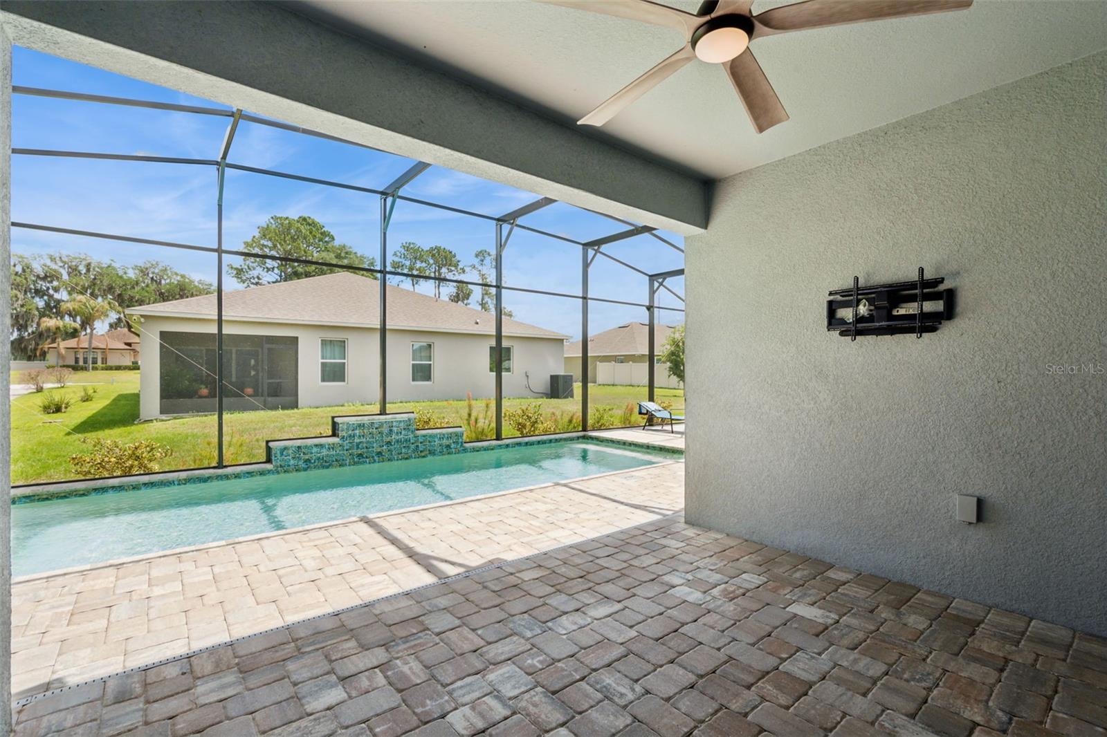 LEESBURG MAJESTIC OAKS SHORES - Residential