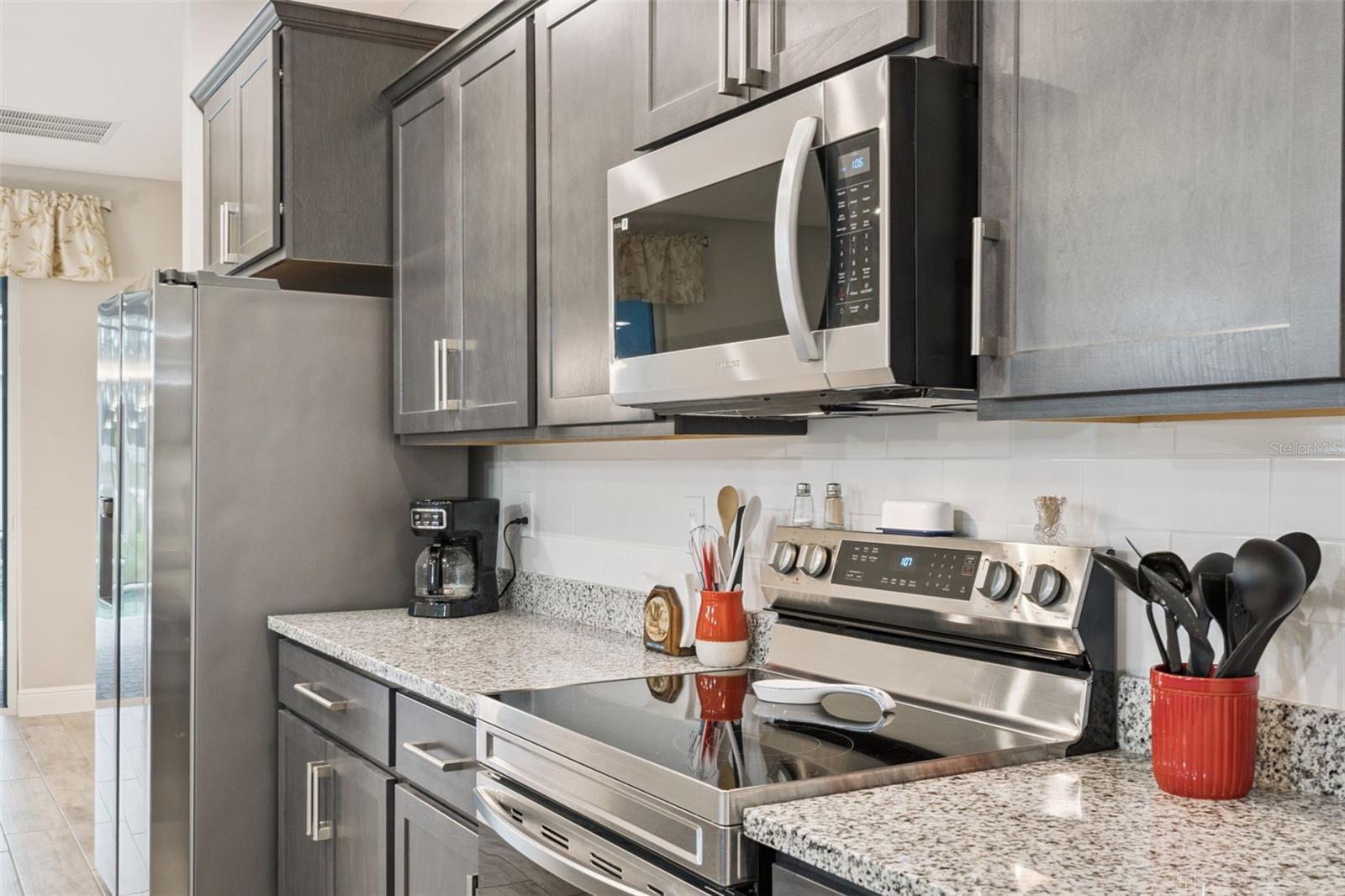 LEESBURG MAJESTIC OAKS SHORES - Residential