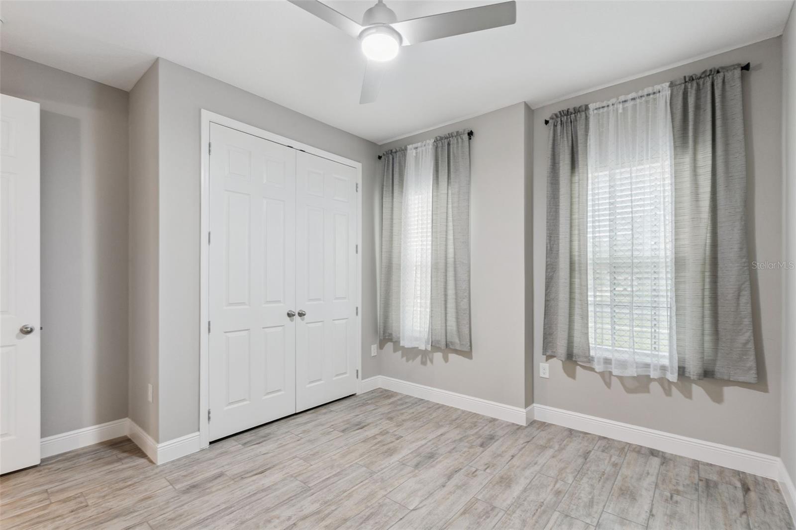 LEESBURG MAJESTIC OAKS SHORES - Residential