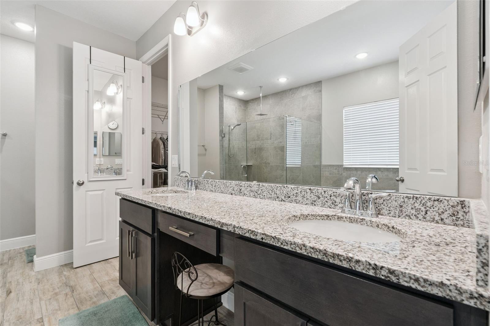 LEESBURG MAJESTIC OAKS SHORES - Residential