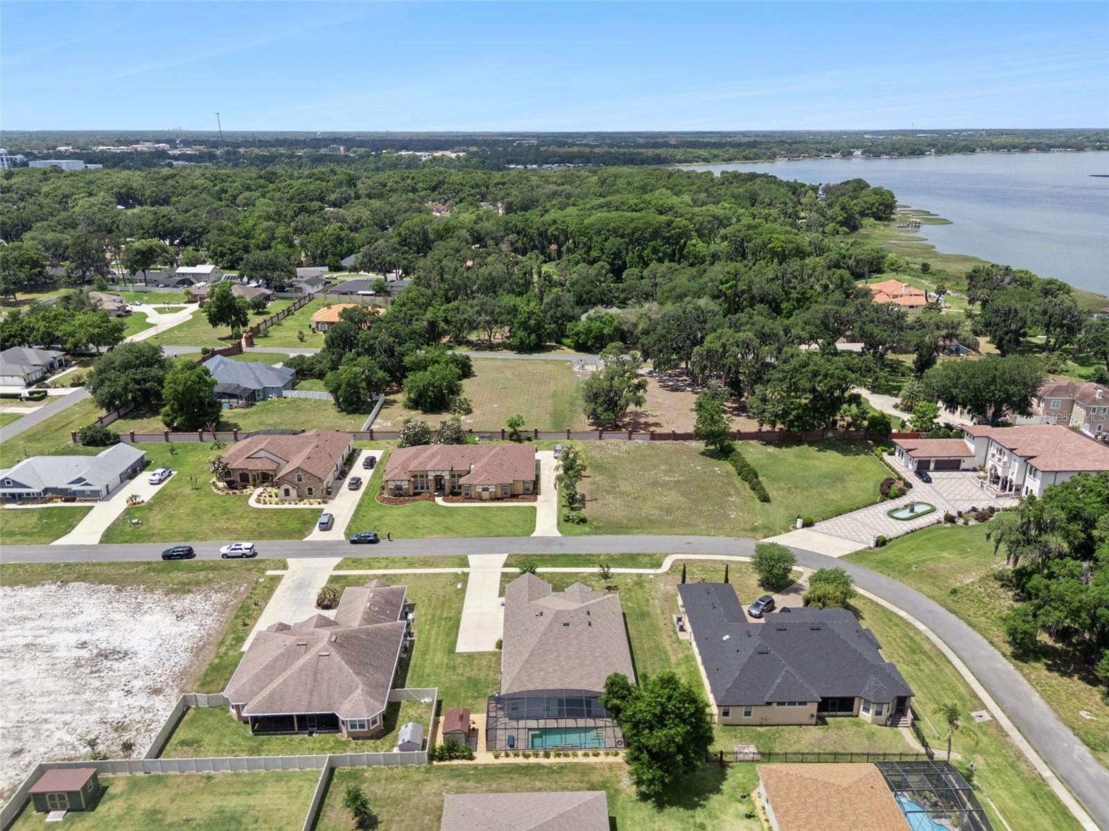 LEESBURG MAJESTIC OAKS SHORES - Residential
