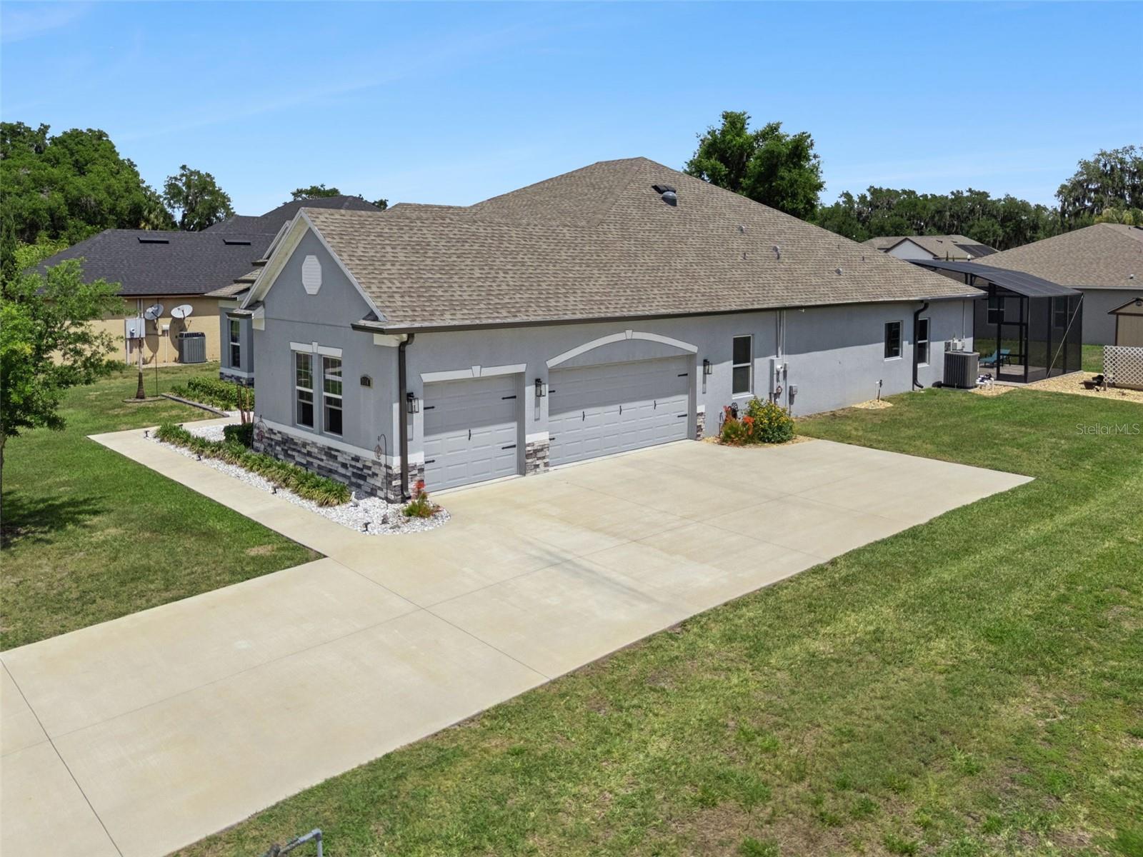 LEESBURG MAJESTIC OAKS SHORES - Residential