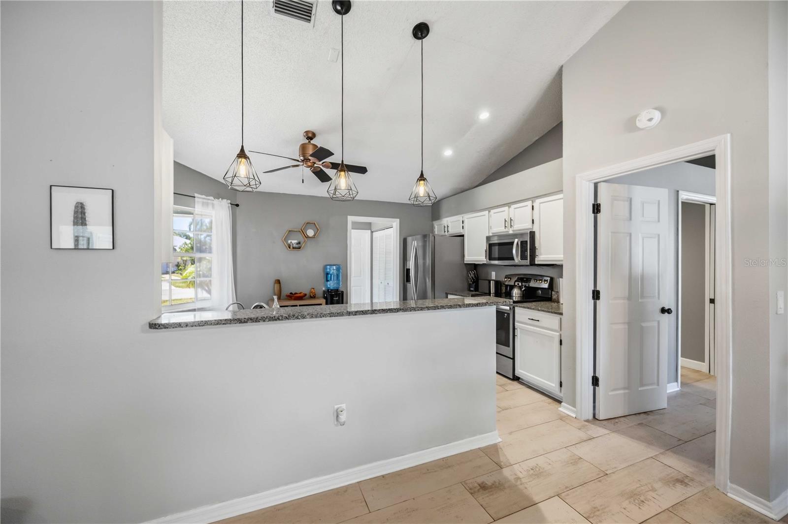 HAMLETS GROVE - Residential