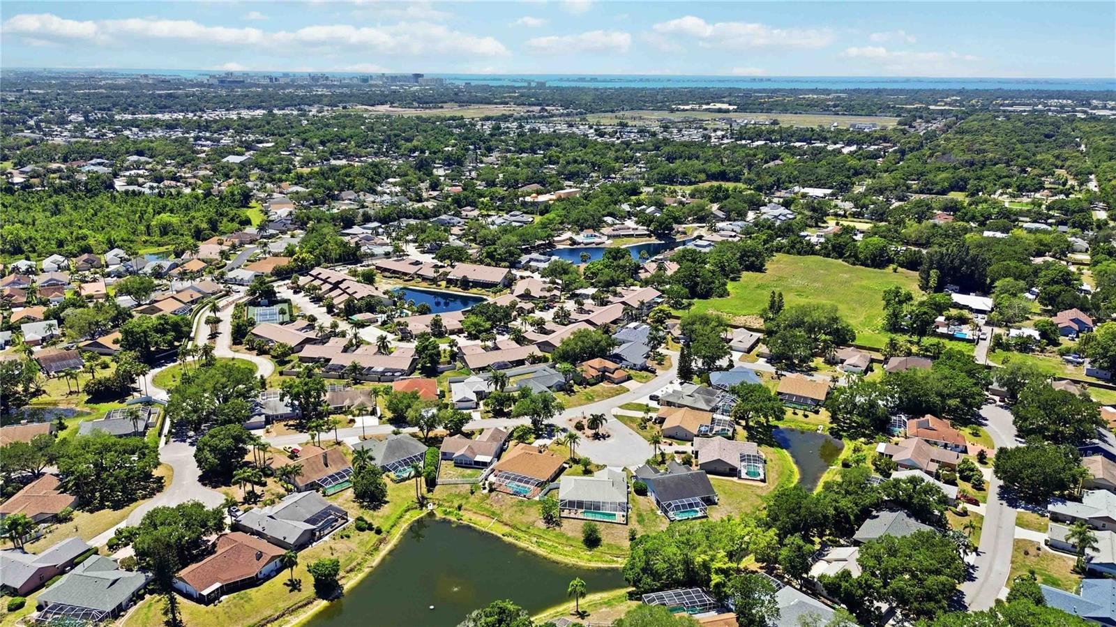 HAMLETS GROVE - Residential