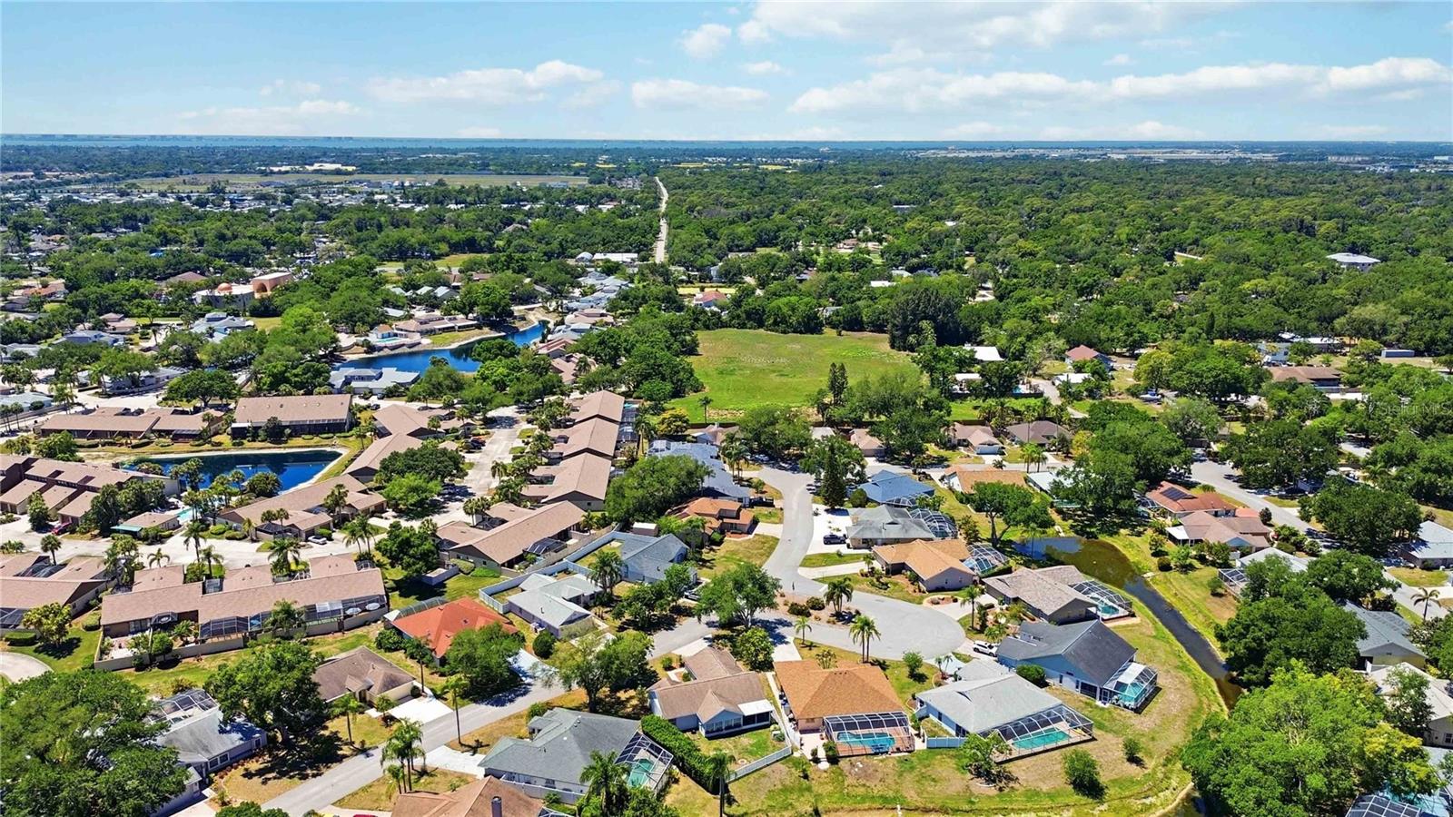 HAMLETS GROVE - Residential