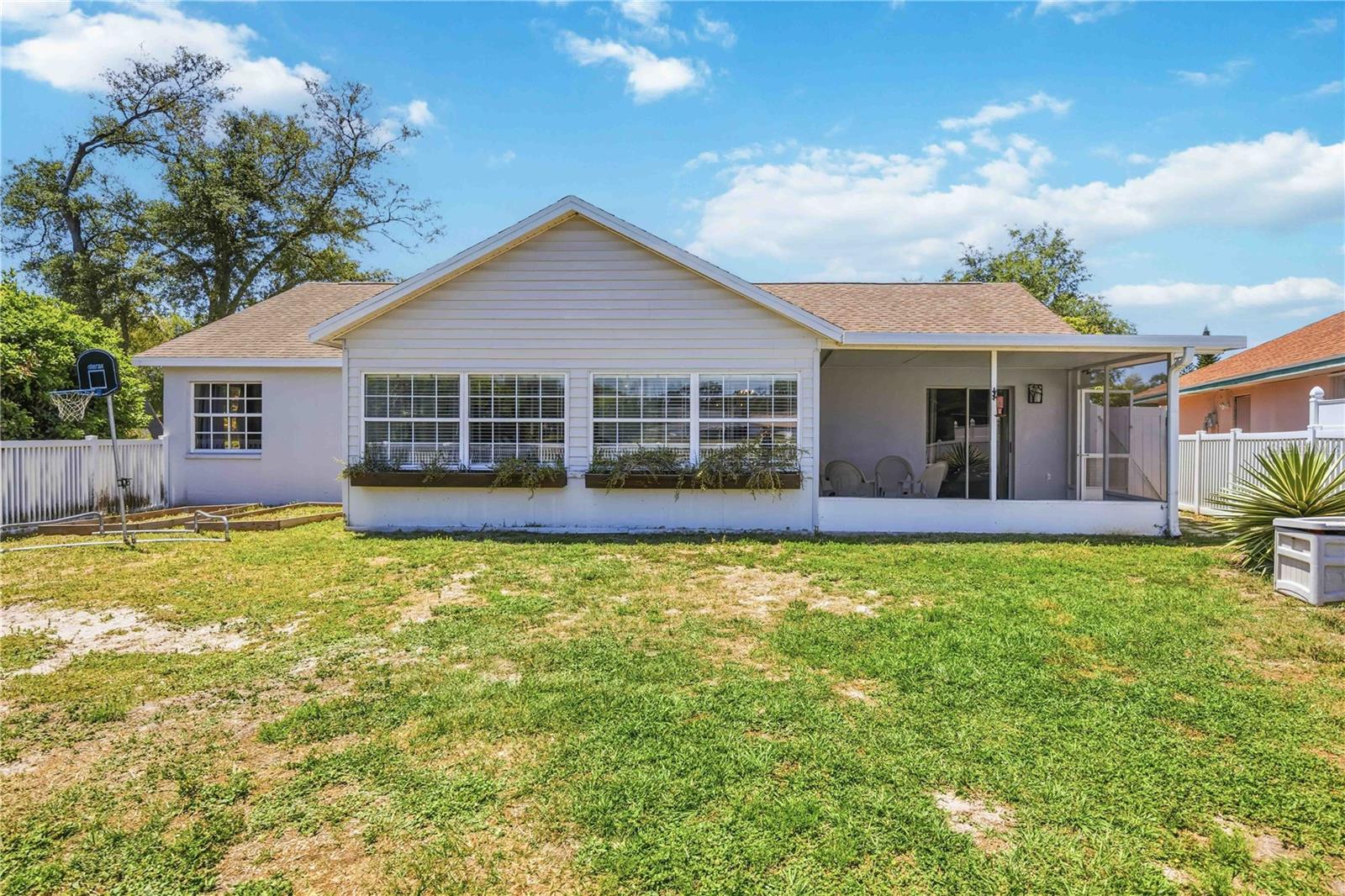 HAMLETS GROVE - Residential