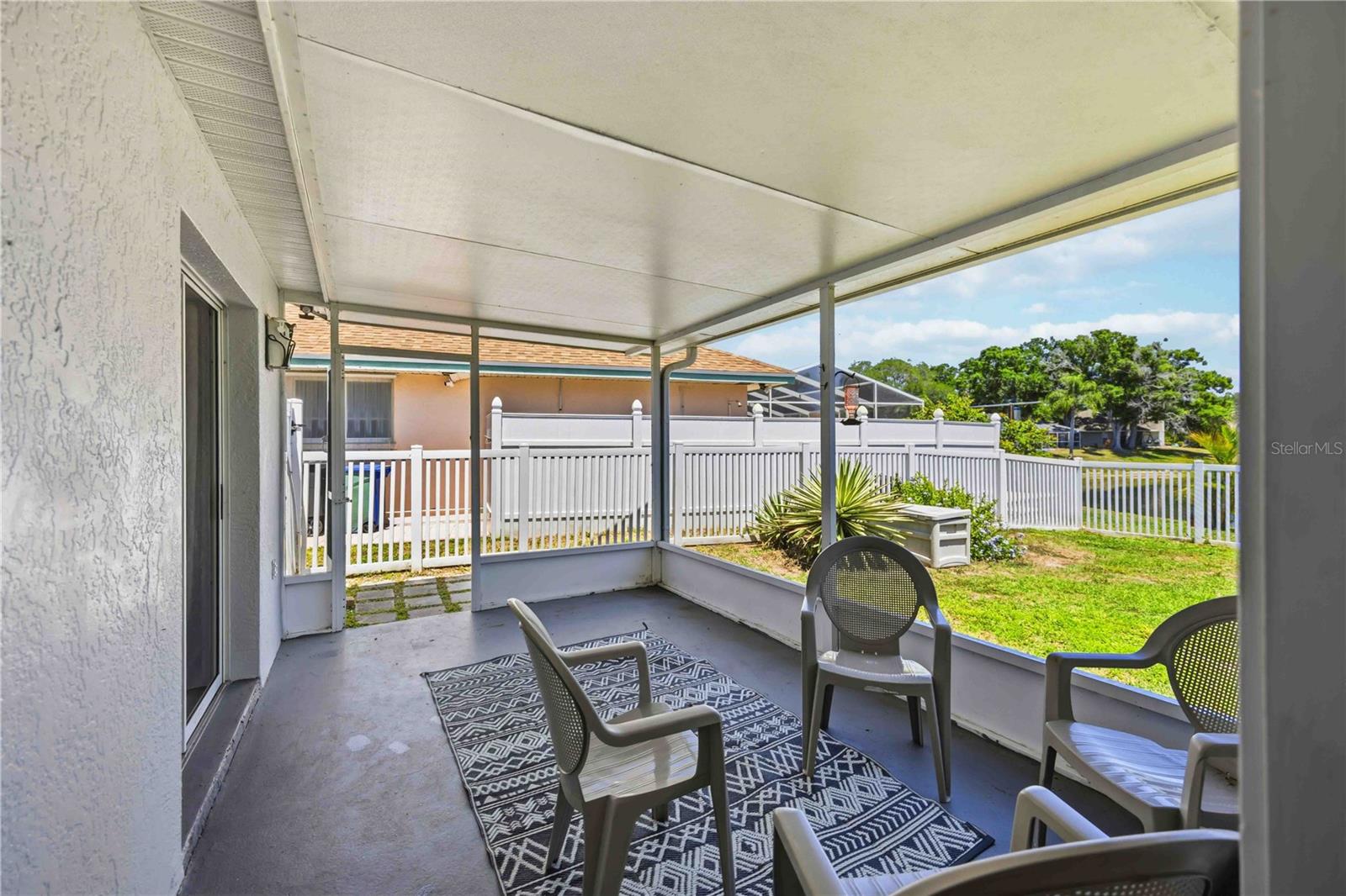 HAMLETS GROVE - Residential