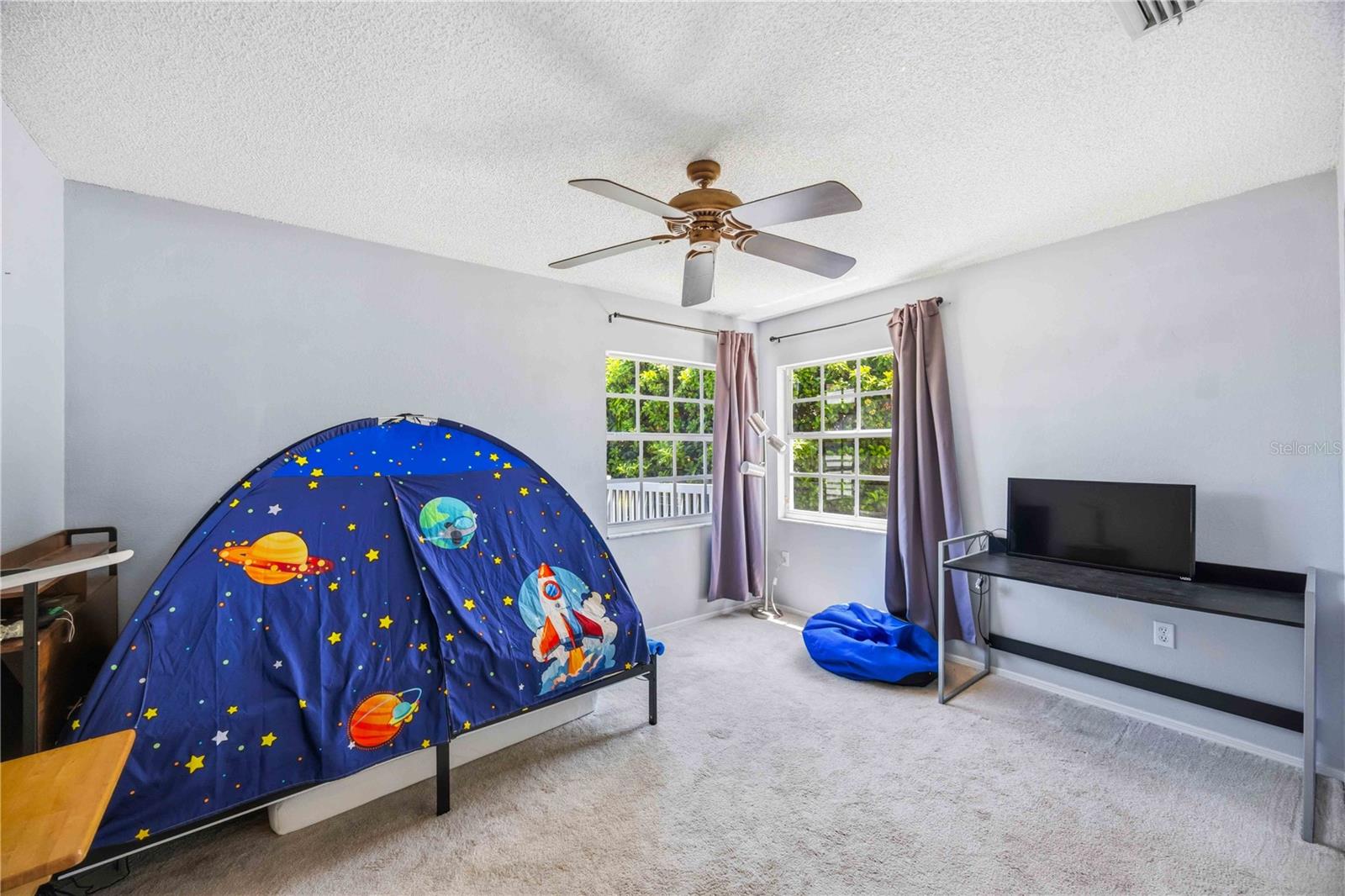 HAMLETS GROVE - Residential