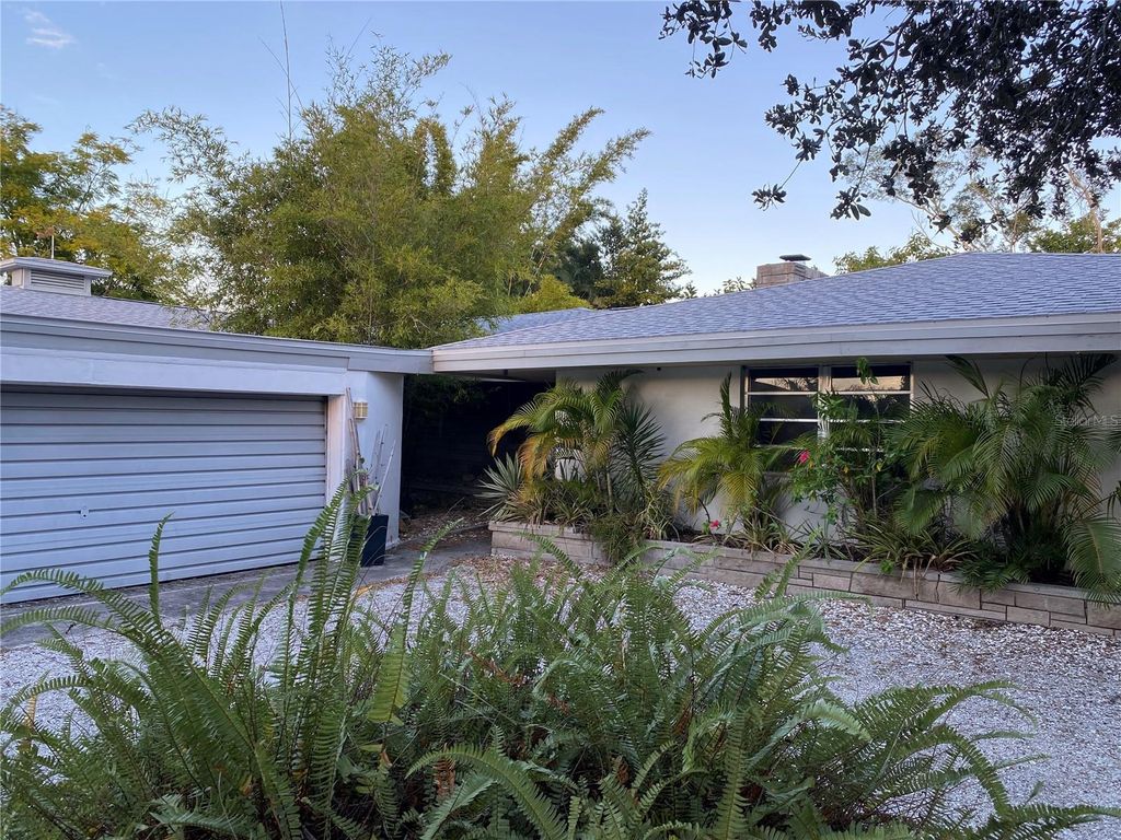 Photo of 3300 Mineola Drive, Sarasota, FL 34239 (MLS # A4670615)