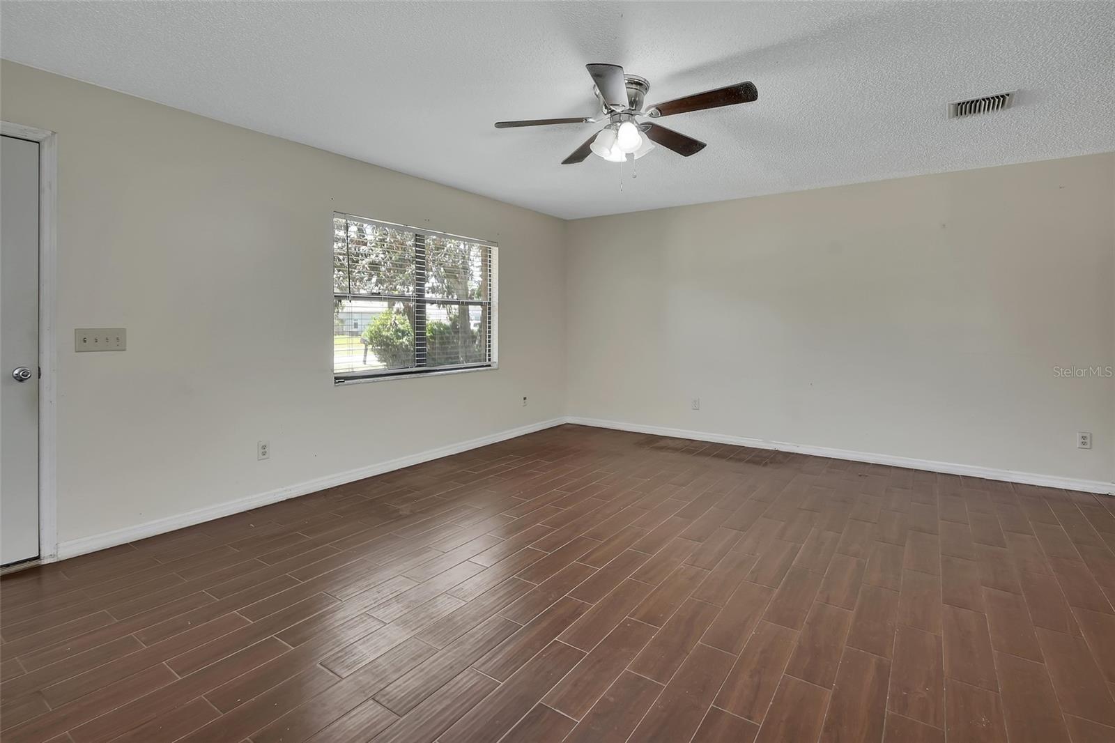 DELTONA LAKES UNIT 04 - Residential