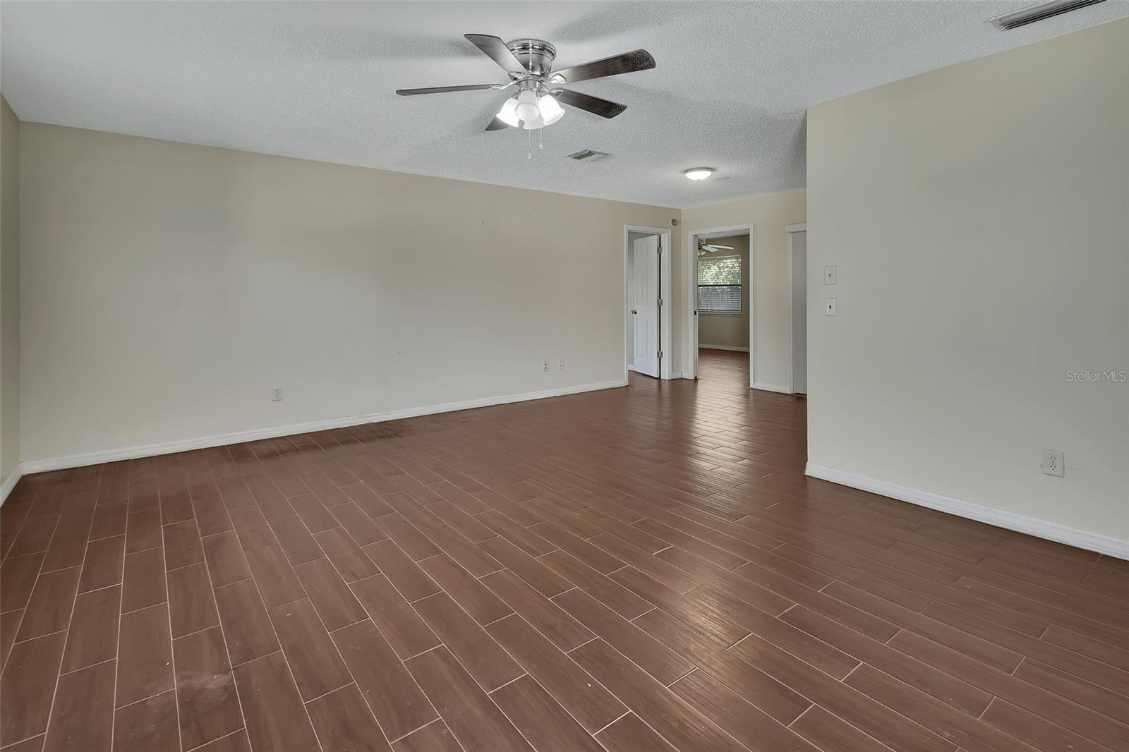 DELTONA LAKES UNIT 04 - Residential