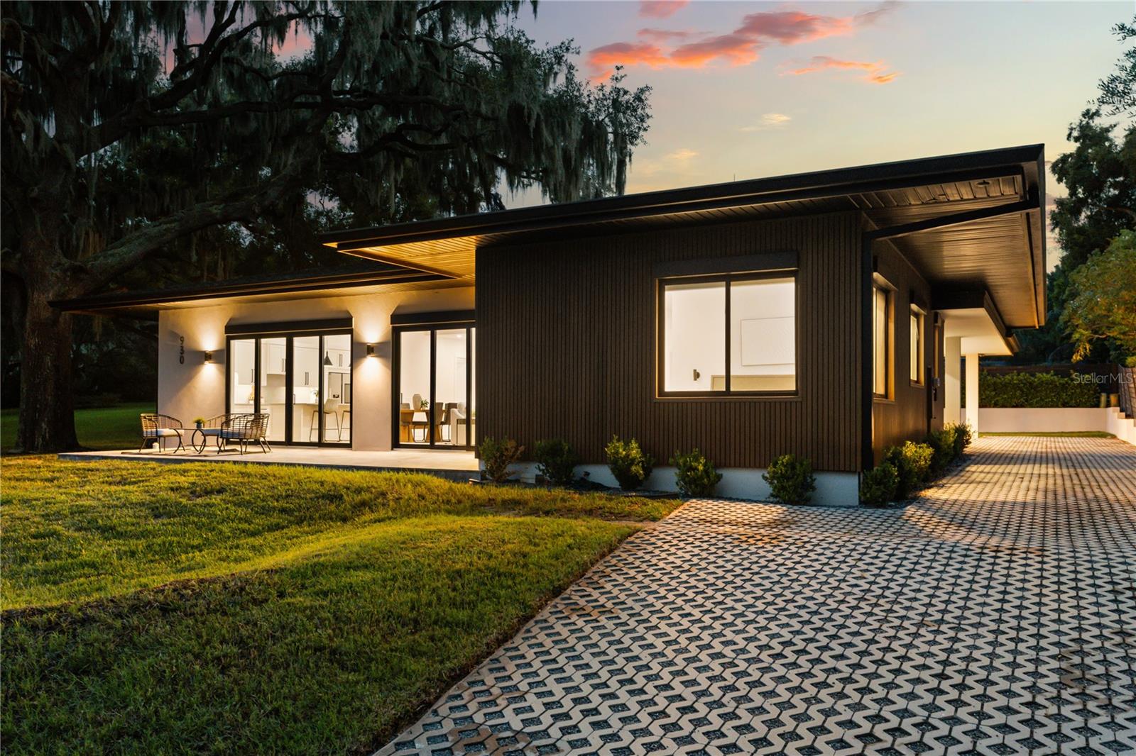 930 EAST BOULEVARD