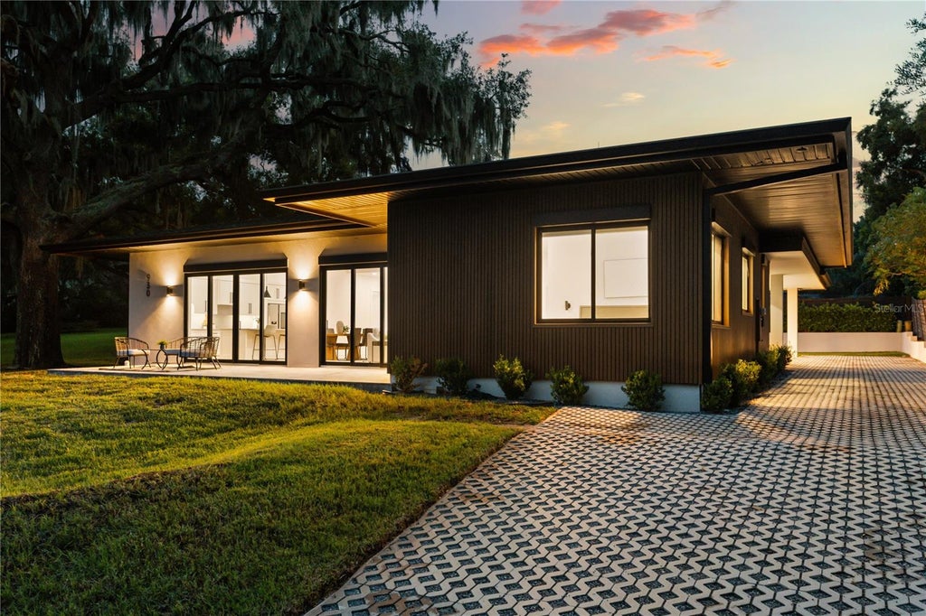 Photo of 930 East Boulevard, Windermere, FL 34786 (MLS # O6437093)