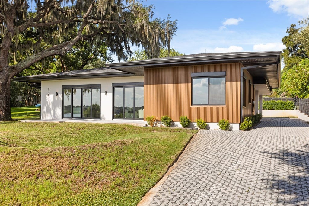 Photo of 930 East Boulevard, Windermere, FL 34786 (MLS # O6437093)