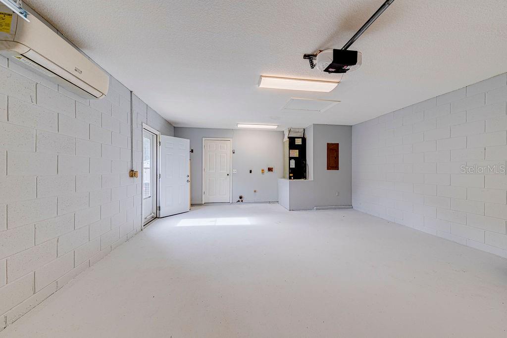 CARLTON VILLAGE PARK - Residential