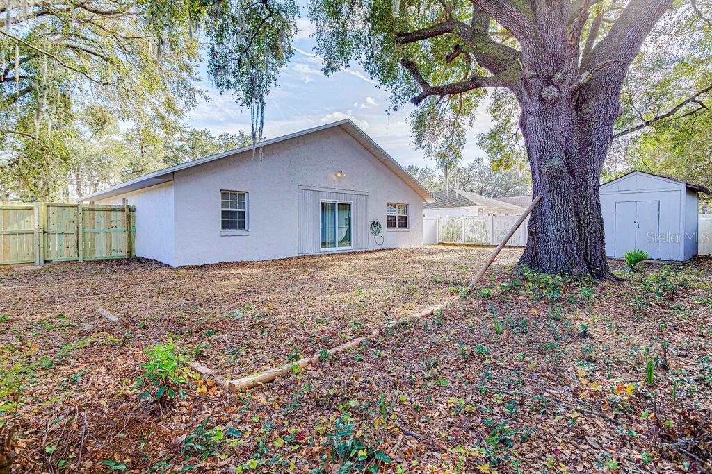 CARLTON VILLAGE PARK - Residential