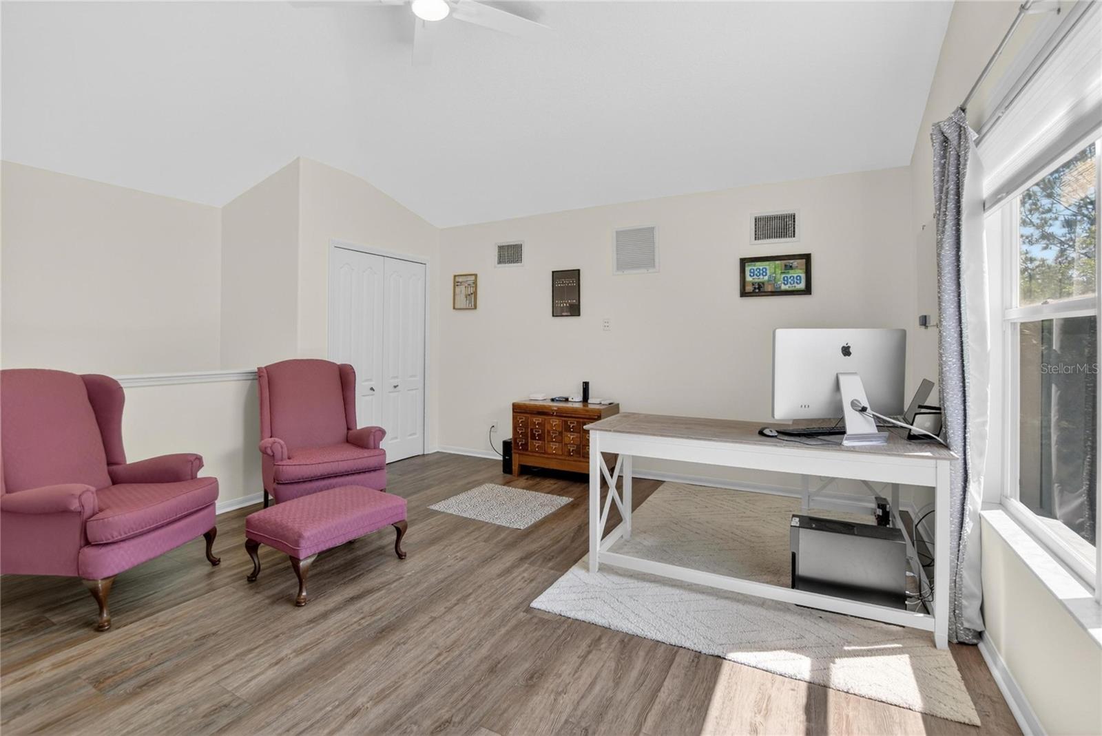 WEST MEADOWS - Residential