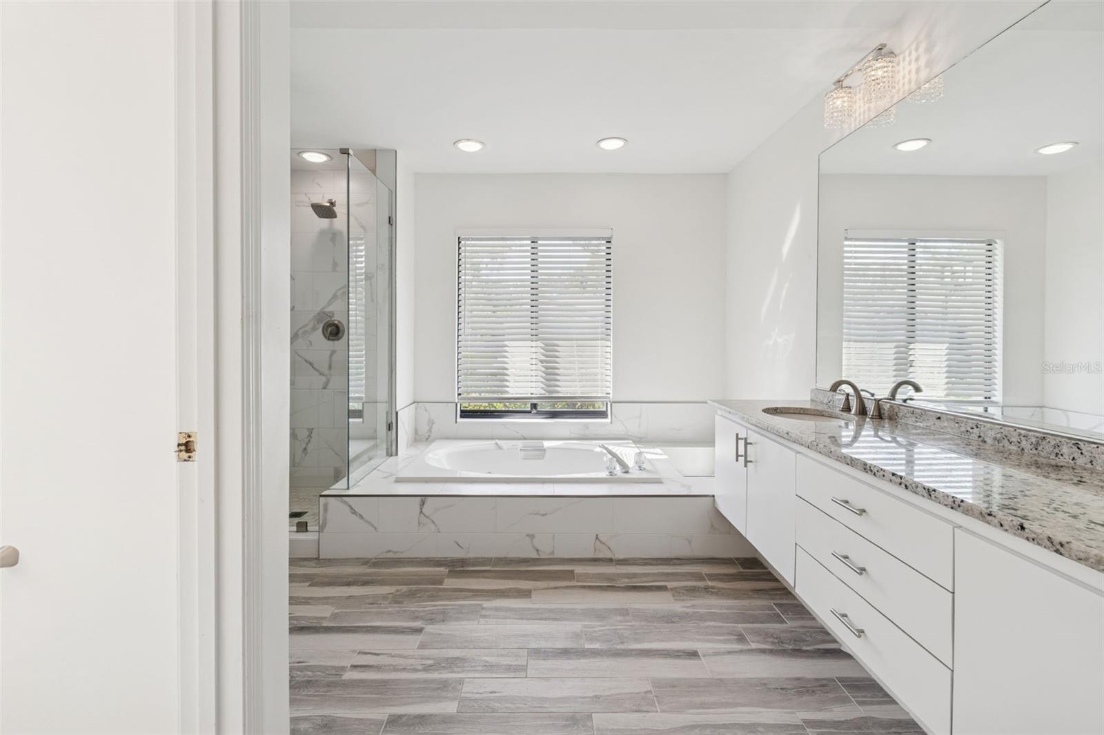 THERESA ARBOR - Residential