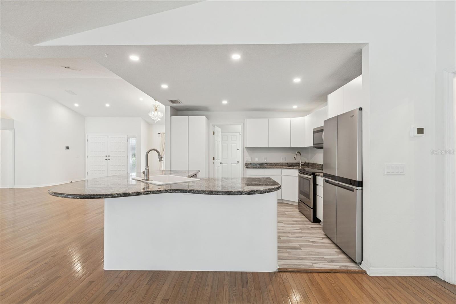 THERESA ARBOR - Residential