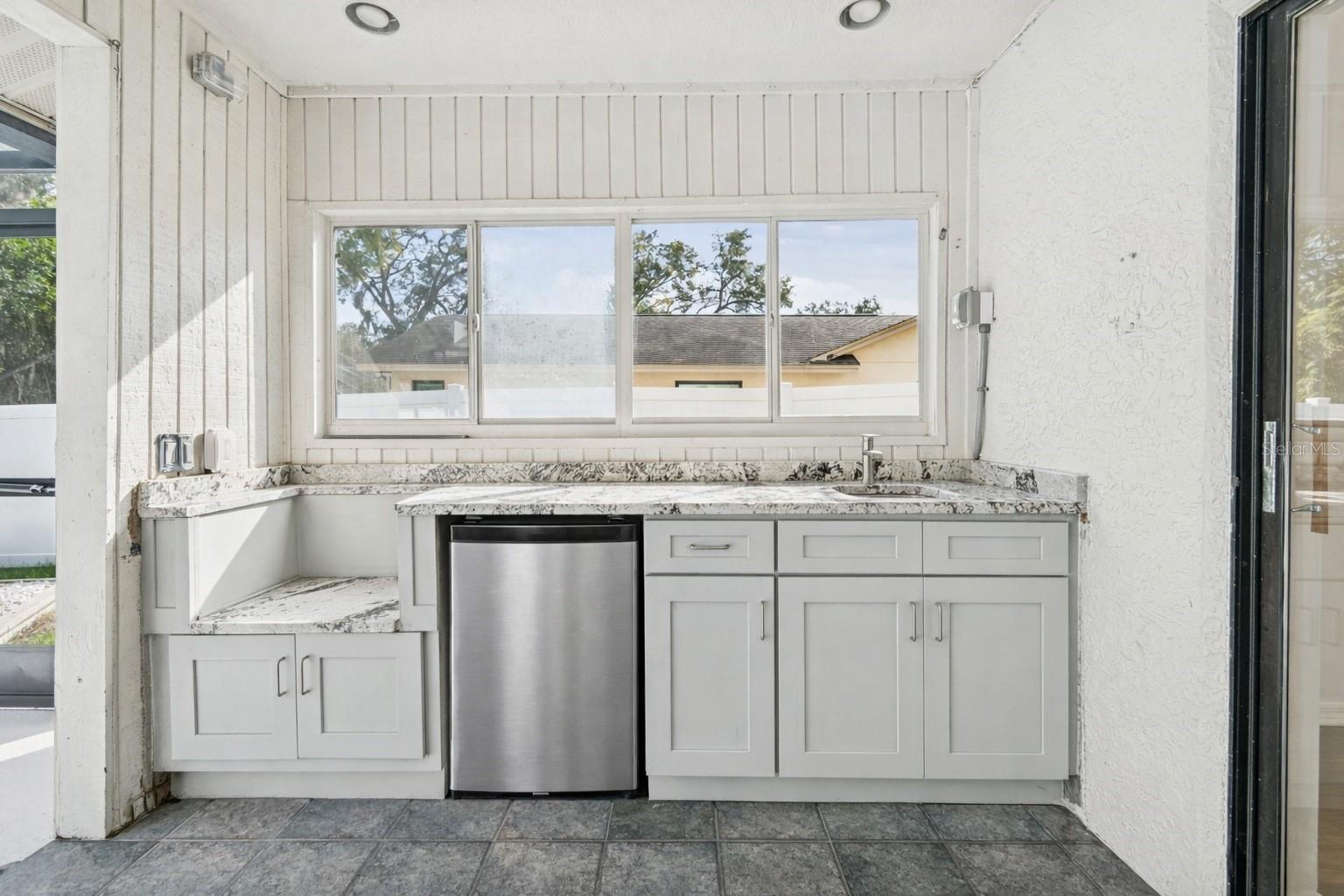 THERESA ARBOR - Residential